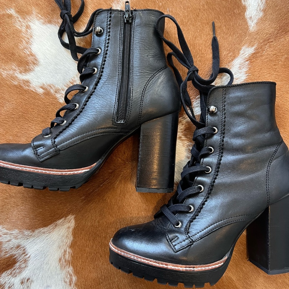 Chelsea & Violet Lexie Black Leather Lace-Up Ankle Boots - Size 8